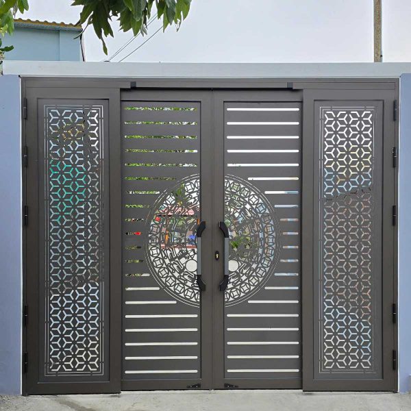 Cửa Cổng Trượt Quay Hoàng Gia Hệ Nẹp Rời 8.0 – Vẻ Đẹp Bền Vững An Toàn Cho Biệt Thự Vườn