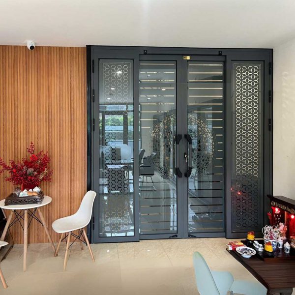 Cửa Trượt Quay Vip 68 Premium – Nghệ Thuật Giao Thoa Giữa Kính và CNC Tinh Xảo