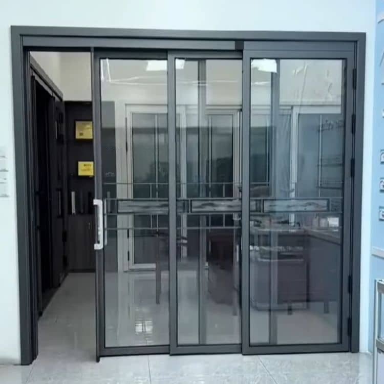 cửa nhôm trượt quay 3 cánh màu xám ghi 3